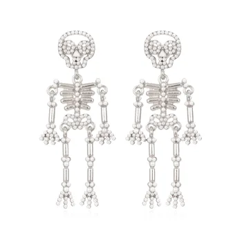 Висячие серьги в винтажном темном стиле с инкрустацией из сплава жемчугом и скелетом, преувеличенные и крутые серьги-черепа в готическом панковском стиле.